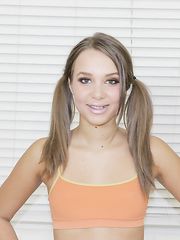 Liza Rowe - This Girl Sucks