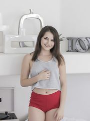 Kylie Quinn - This Girl Sucks