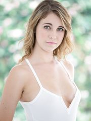 Kinsley Eden - Tushy