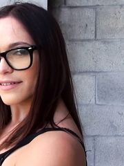 Kiki Sweet - Street Blowjobs