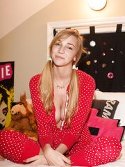 Kendra Sunderland - Extra Meows (Zishy)