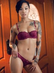 Honey Gold - A Teasing Touch