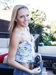 Hollie Mack - She's New