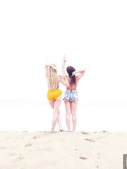 Chloe Scott & Whitney Wright - Baeb.com
