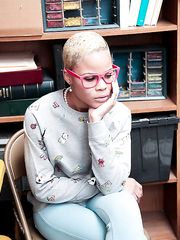 Arie Faye - Shoplyfter