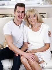 Szuzanne - Lusty Grandmas