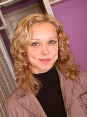 Curly-haired amateur teen Ira strips & reveals her juicy tits and booty