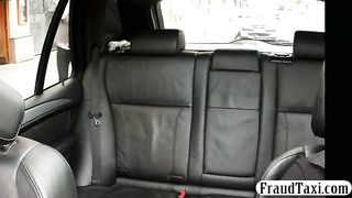 Amateur blonde pussy squirts in a taxi