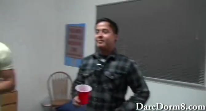College amateurs end up fucking in an orgy