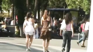 Pilladas en la calle Alejandra