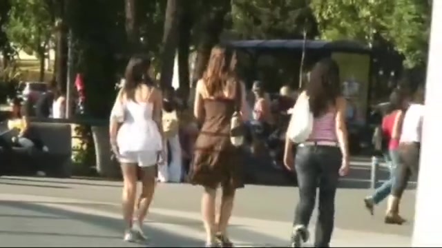 Pilladas en la calle Alejandra