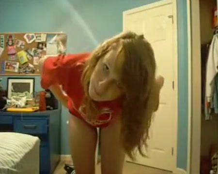 Blonde Teen Masturbates On Webcam