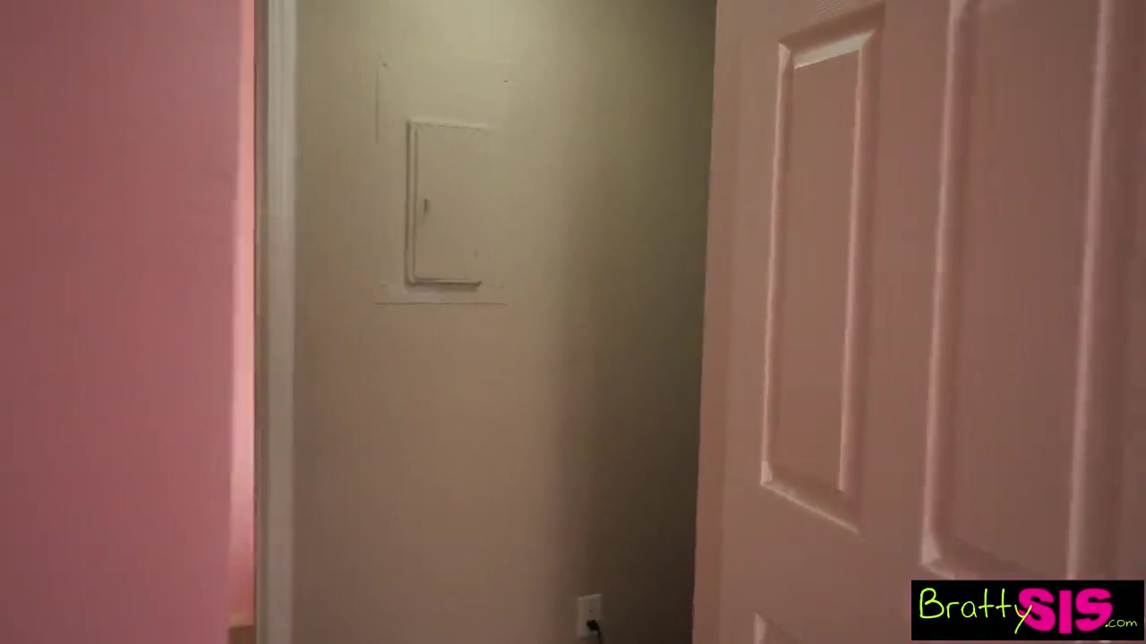 Bratty Sis - Quick Ride On Brother's Huge Cock Before Class S5:E1