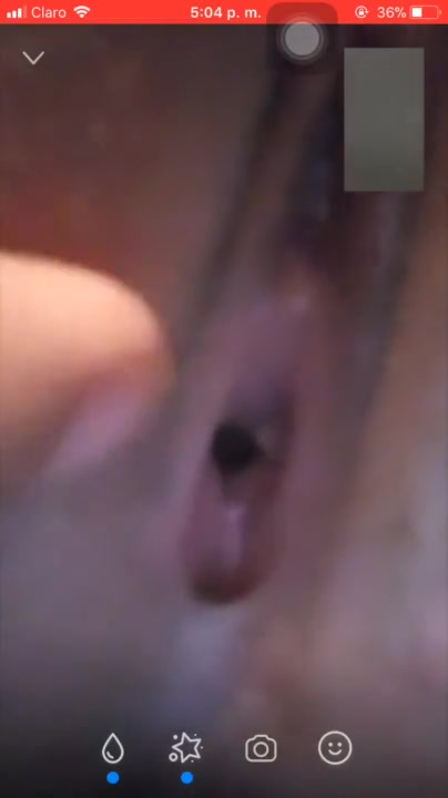 Colombiana se masturba rico por videollamada