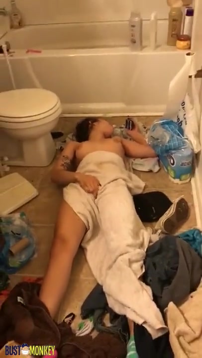 Teen Bathroom Masturbation - Free HD Teen Caught Masturbating on the Bathroom Floore Porn Video