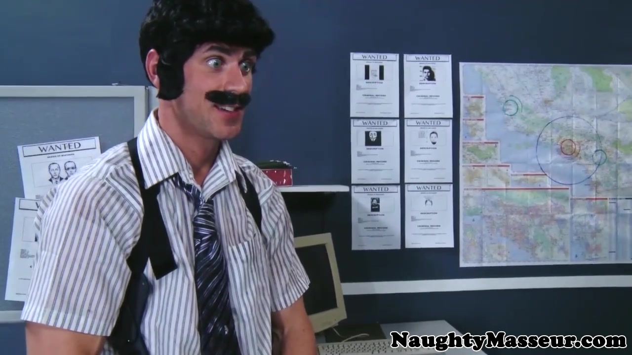 Inked hottie Gia Dimarco lefts with sperm in her hairy coochie