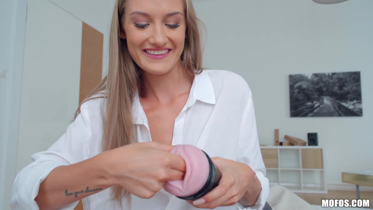Blonde Babe Tiffany Tatum Amazed by 21st century