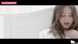 Morning Sex with Sensual Blonde Taylor Sands