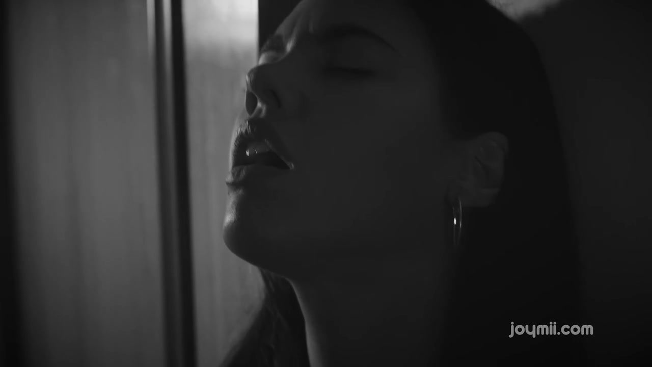 Horny Apolonia Lapiedra dreaming for her friend's cock inside her