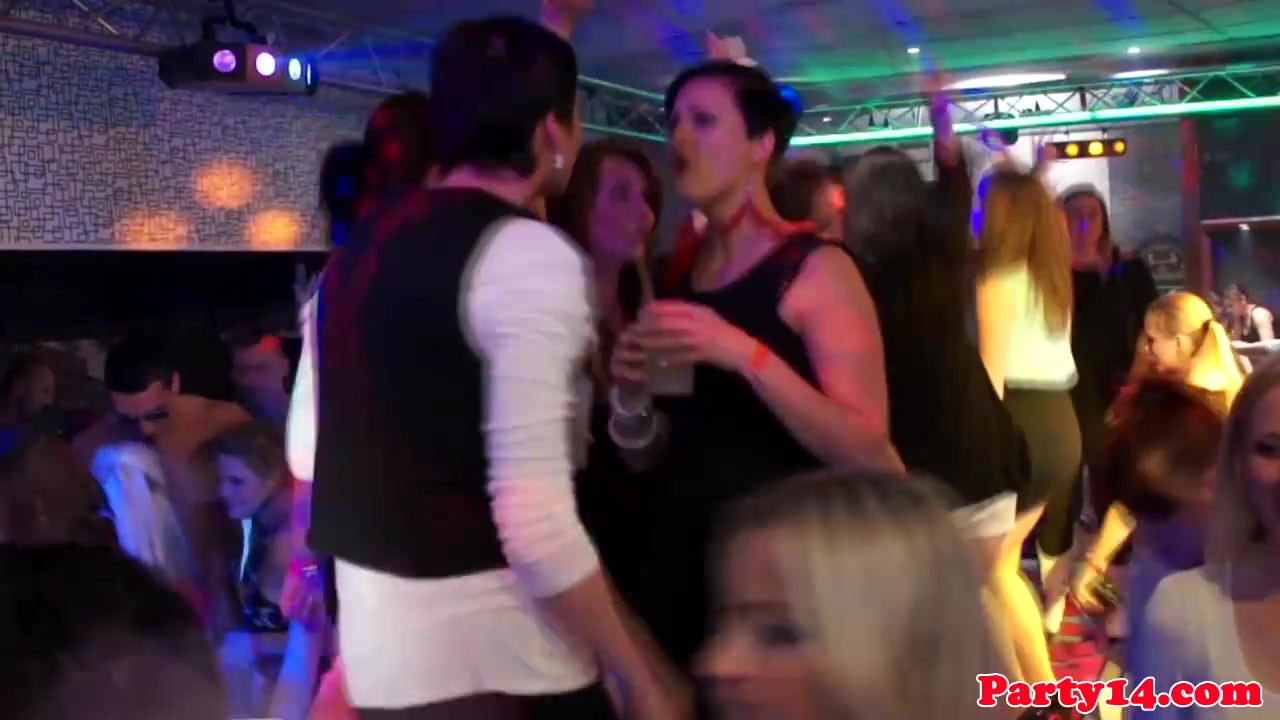 Beauty at the party gets freaky with cock on the dance floor