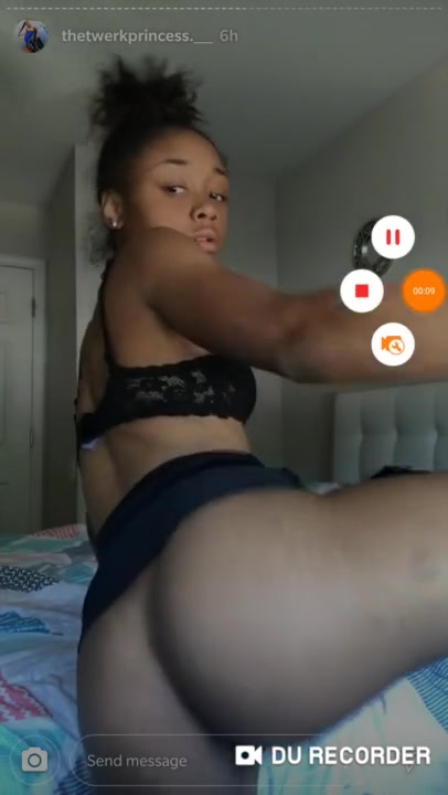 Tp. no Panties Upskirt on IG Live