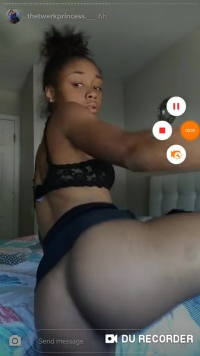 Free HD Tp. no Panties Upskirt on IG Live Porn Video