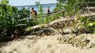 Shy GF Masturbate in Front of Beach Voyeur