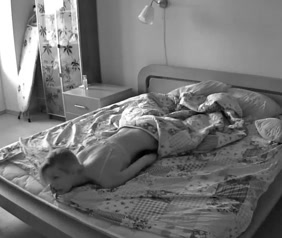 Horny girl decided to masturbate early in the morning, before she even goes out of her bed