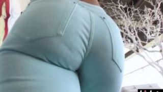 Anikka Albrite gets a raging boner