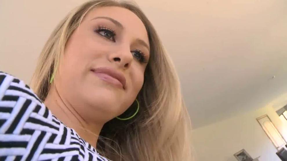 Busty whore organizes wild fuck