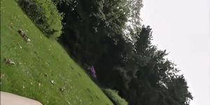 Deutsches Paar hat Geschlechtsverkehr mitten im Stadtpark