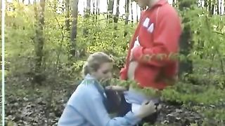 Amateur sex in the woods