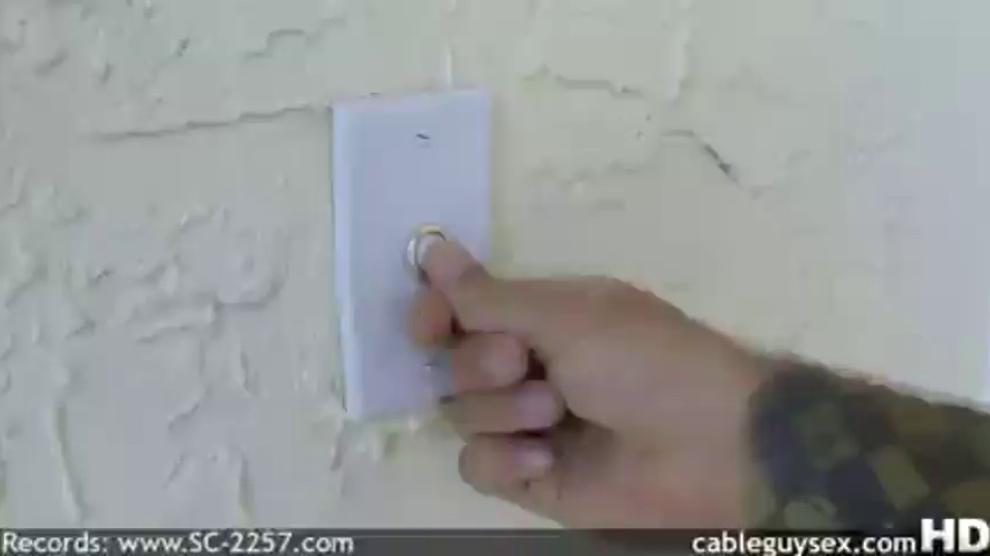 Cable Guy Alexis Capri