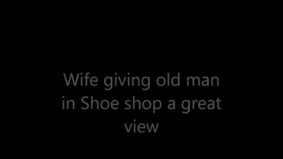 Flash in Shoe Shop