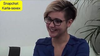 Je fais tourner ma secretaire a un pote - bonne pute de secretaire