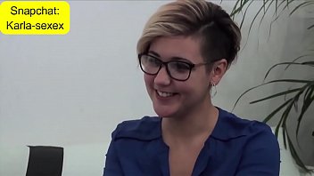 Je fais tourner ma secretaire a un pote - bonne pute de secretaire