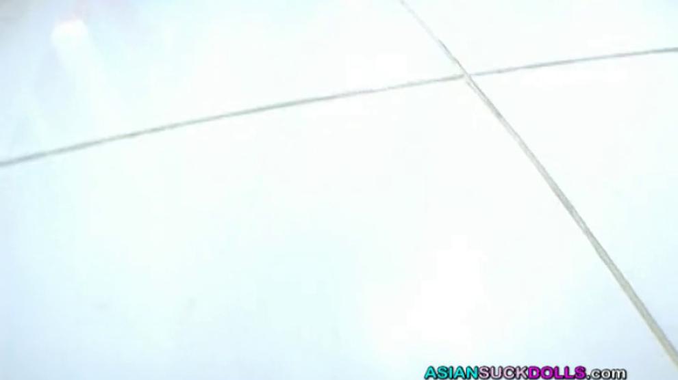 Super Skinny Thai Babe gives Excellent BJ