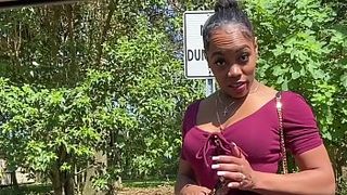 Ebony hottie gives blowjob for a ride