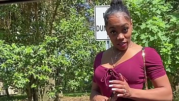 Ebony hottie gives blowjob for a ride