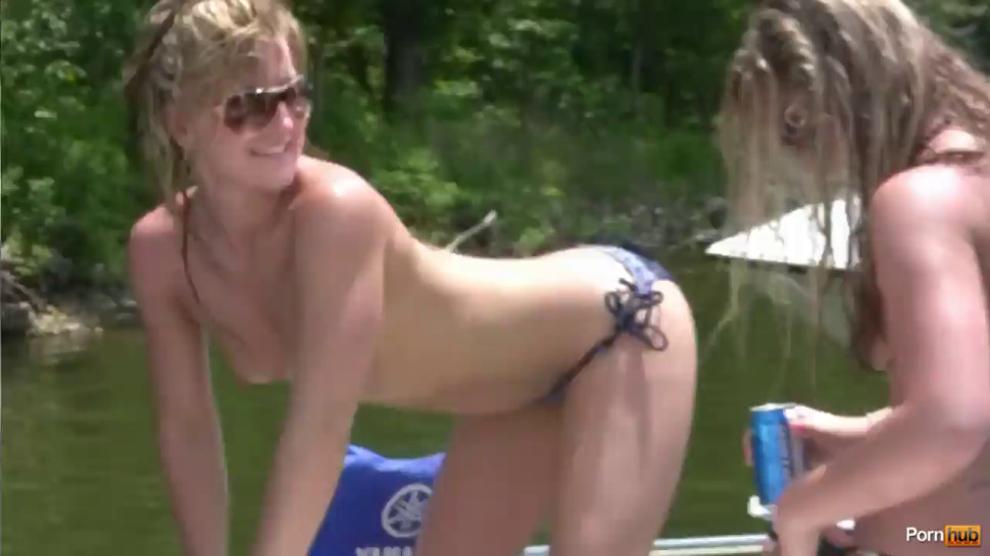 PARTY COVE NAKED ON THE WATER - Scene 5