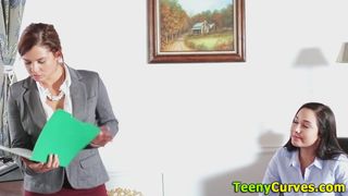 Booty lesbian licking