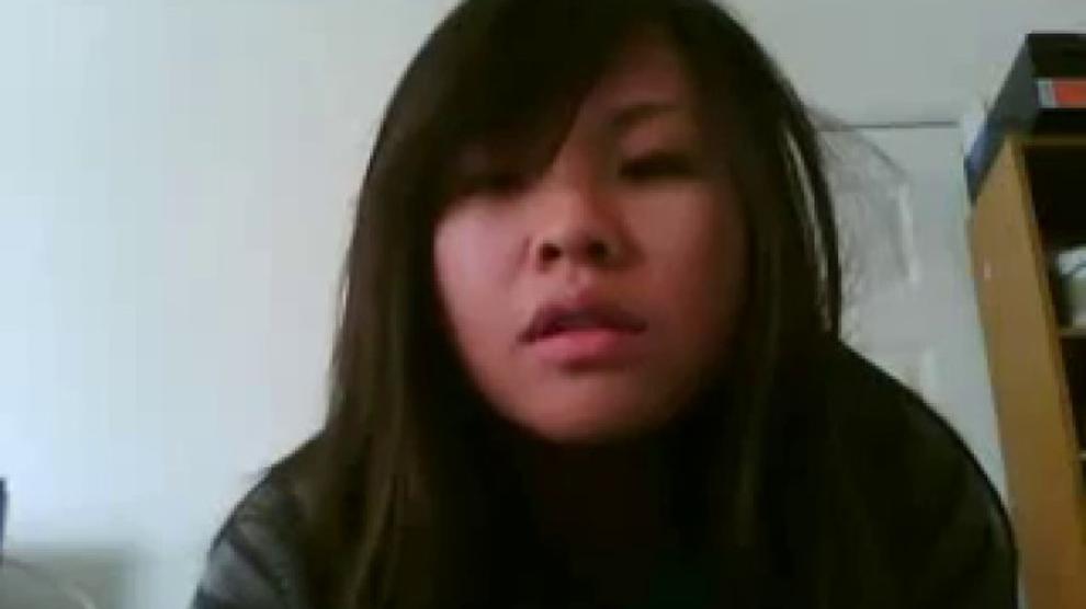 Curvy Chinese Girl Fingering Her Pussy