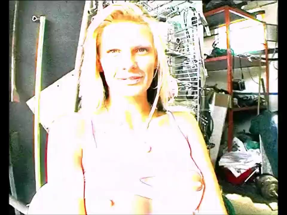 Blonde Lulu gets fucked hard by a machine