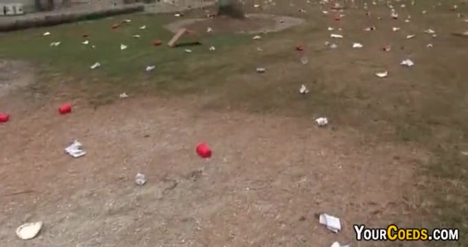 College Sluts Give Blowjobs In A Car