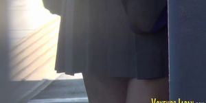 Asian ho fingers herself