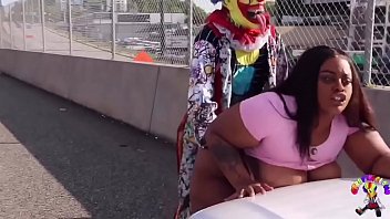 Gibby The Clown Fucks Juicy Tee On Atlanta’s Most Popular Highway