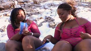 Ebony babe getting her cooch nailed