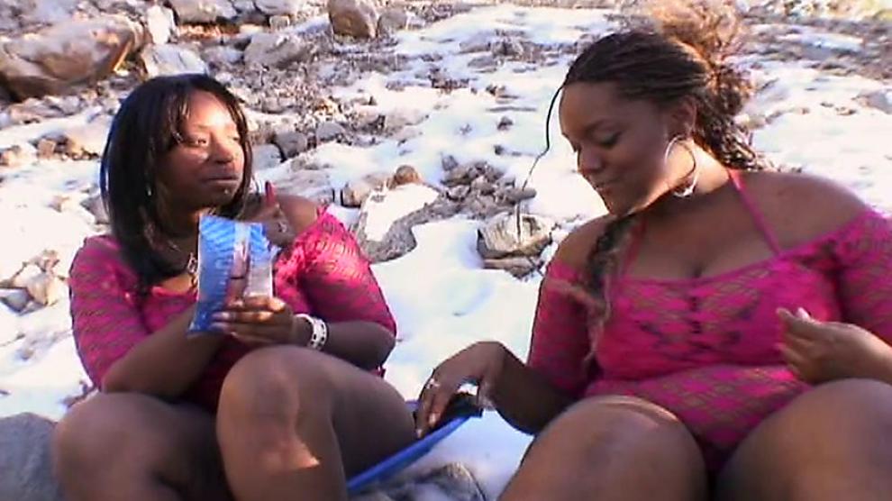 Ebony babe getting her cooch nailed