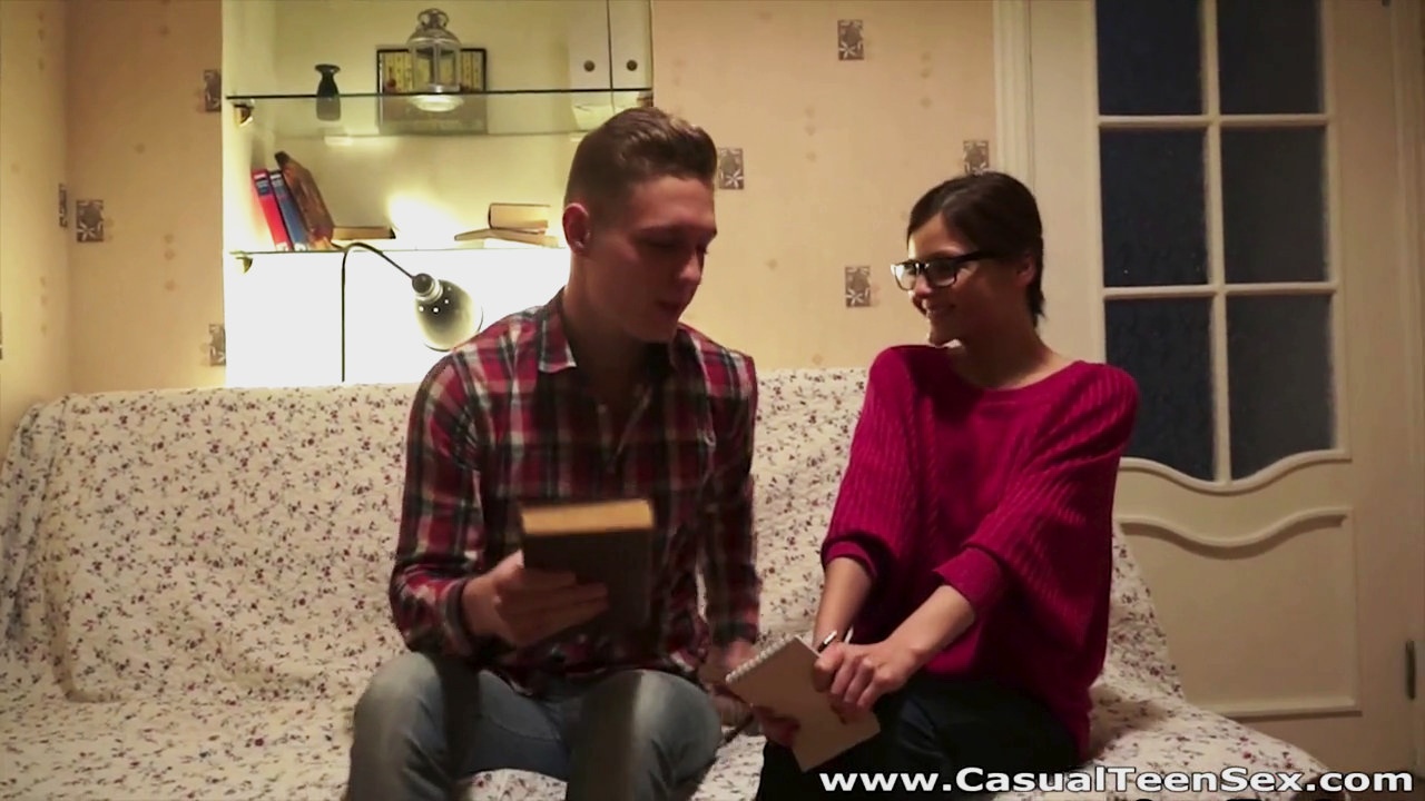 Casual Teen Sex - Cumshot on her nerdy glasses