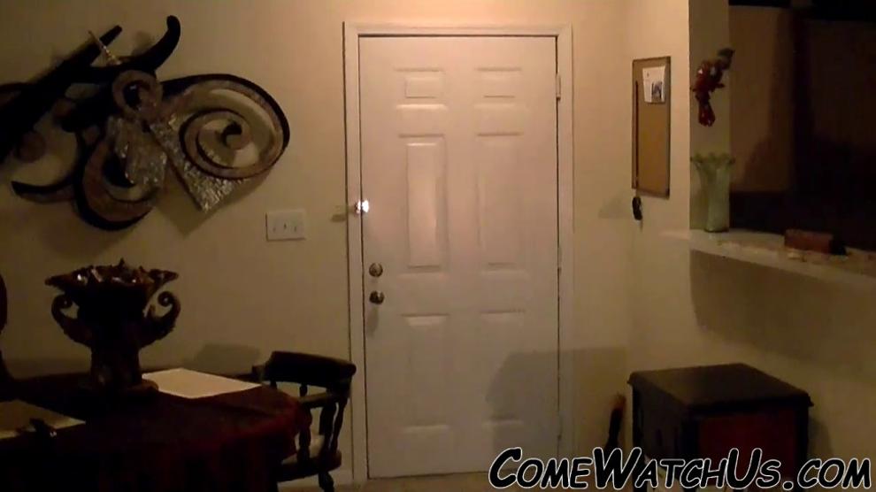 COMEWATCHUS - EBONY GARAGE SEX !!